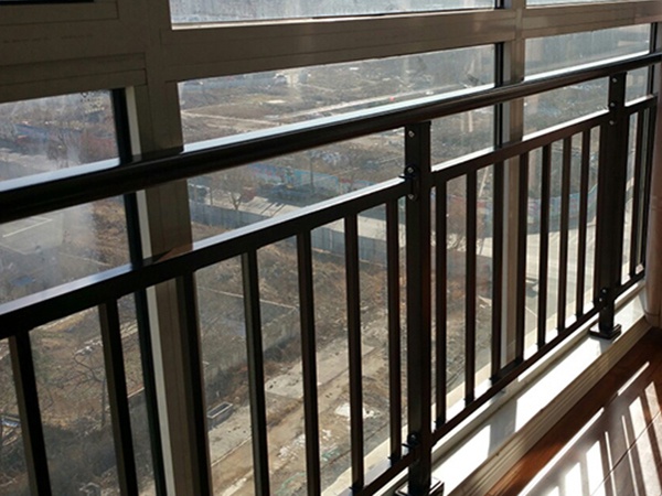 落地窗陽(yáng)臺(tái)護(hù)欄 落地窗陽(yáng)臺(tái)護(hù)欄