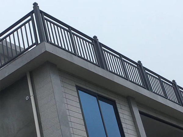 鋁合金陽(yáng)臺(tái)護(hù)欄 鋁合金陽(yáng)臺(tái)護(hù)欄