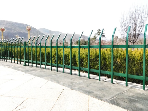 鋅鋼草坪護欄圖片4