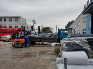 金用護欄2020年7月28日鋅鋼玻璃護欄裝車發貨！