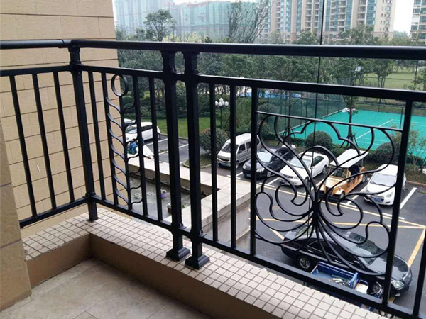 陽臺(tái)護(hù)欄代加工流程 陽臺(tái)護(hù)欄代加工流程