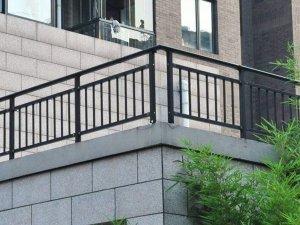 陽(yáng)臺(tái)護(hù)欄選購(gòu)注意事項(xiàng)