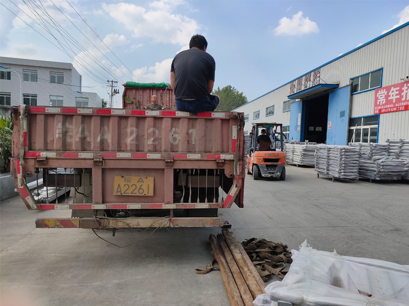 金用護(hù)欄2020年9月14日鋅鋼陽(yáng)臺(tái)護(hù)欄發(fā)貨！