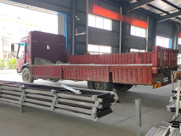 金用護欄2020年9月30日鋅鋼陽臺護欄發貨！