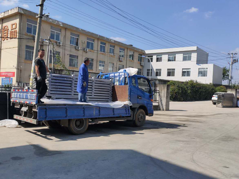 金用護(hù)欄2020年10月10日鋅鋼陽臺護(hù)欄發(fā)貨! 金用護(hù)欄2020年10月10日鋅鋼陽臺護(hù)欄發(fā)貨!