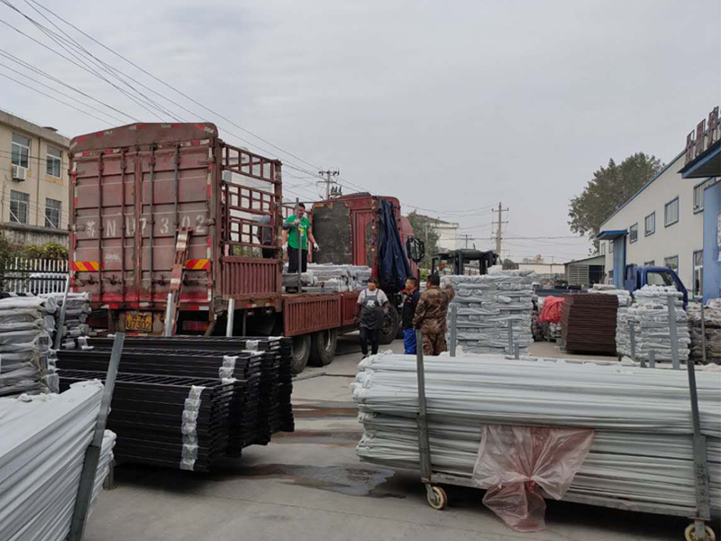 金用護欄2020年10月26日上午鋅鋼陽臺護欄發貨! 金用護欄2020年10月26日上午鋅鋼陽臺護欄發貨!