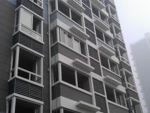 百葉窗什么材質的比較適合建筑工程上用？