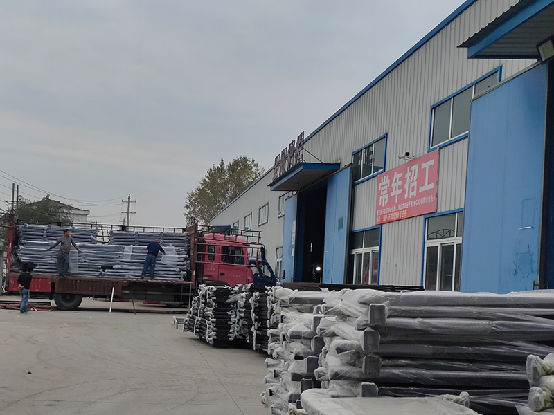 金用護欄2020年11月6日早上鋅鋼陽臺欄桿發貨! 金用護欄2020年11月6日早上鋅鋼陽臺欄桿發貨!