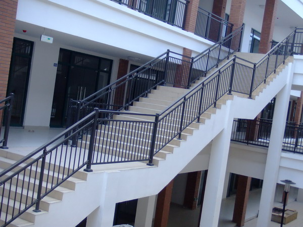 鋅鋼護欄定制需要注意哪些？