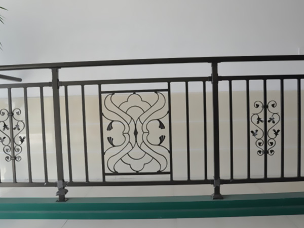 鋅鋼護(hù)欄清潔注意事項 鋅鋼護(hù)欄清潔注意事項