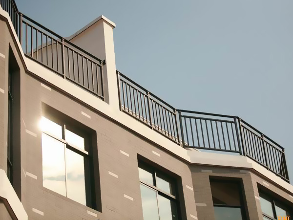 鋅鋼護欄耐用嗎？