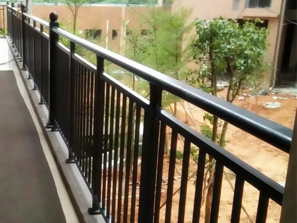 鋅鋼護(hù)欄可以用到哪些地方? 鋅鋼護(hù)欄可以用到哪些地方?