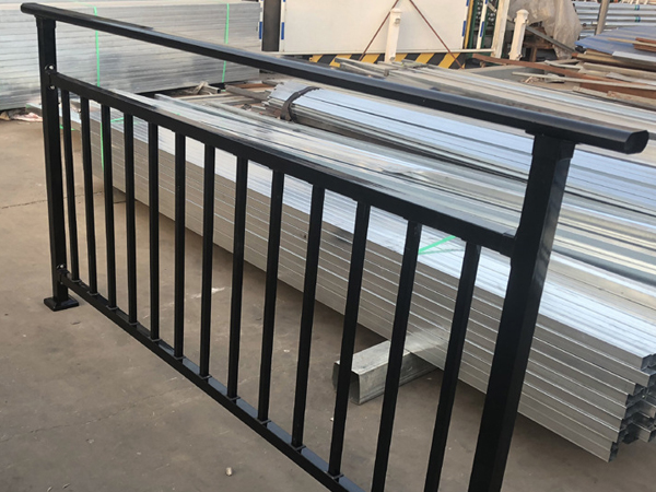 陽(yáng)臺(tái)護(hù)欄使用壽命 陽(yáng)臺(tái)護(hù)欄使用壽命