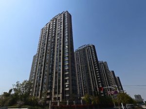 南京嘉譽山景苑小區(qū)陽臺護欄、樓梯扶手定制