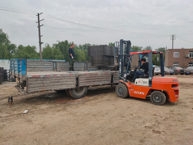 金用護欄2021年5月6日鋅鋼飄窗護欄發(fā)貨! 金用護欄2021年5月6日鋅鋼飄窗護欄發(fā)貨!