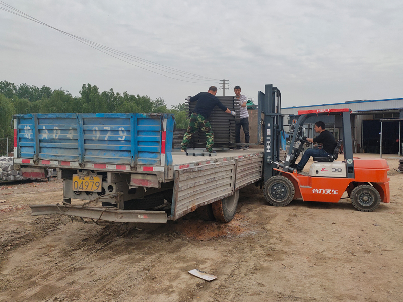 金用護欄2021年5月6日鋅鋼飄窗護欄發(fā)貨! 金用護欄2021年5月6日鋅鋼飄窗護欄發(fā)貨!