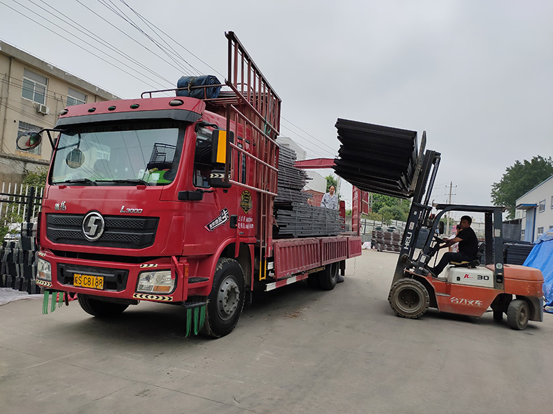 金用護欄2021年5月11日鋅鋼百葉窗發貨! 金用護欄2021年5月11日鋅鋼百葉窗發貨!