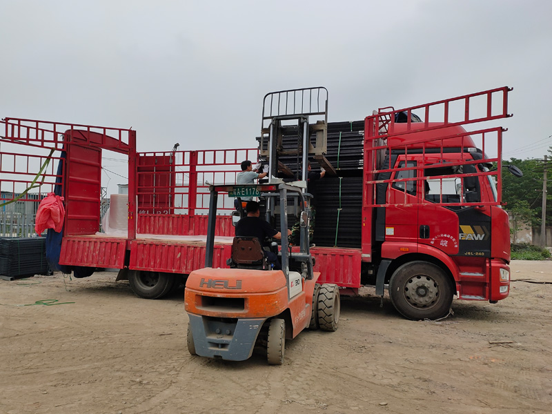 金用護(hù)欄2021年5月13日鋅鋼百葉窗發(fā)貨! 金用護(hù)欄2021年5月13日鋅鋼百葉窗發(fā)貨!