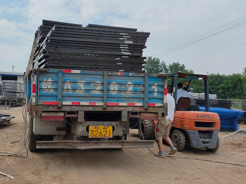 金用護欄2021年7月13日鋅鋼百葉窗發貨! 金用護欄2021年7月13日鋅鋼百葉窗發貨!