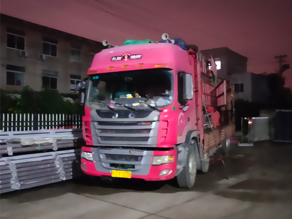 金用護欄2021年8月17日鋅鋼空調(diào)欄桿發(fā)貨！