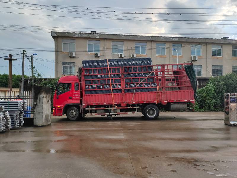 金用護欄2021年8月20日鋅鋼百葉窗發(fā)貨! 金用護欄2021年8月20日鋅鋼百葉窗發(fā)貨!