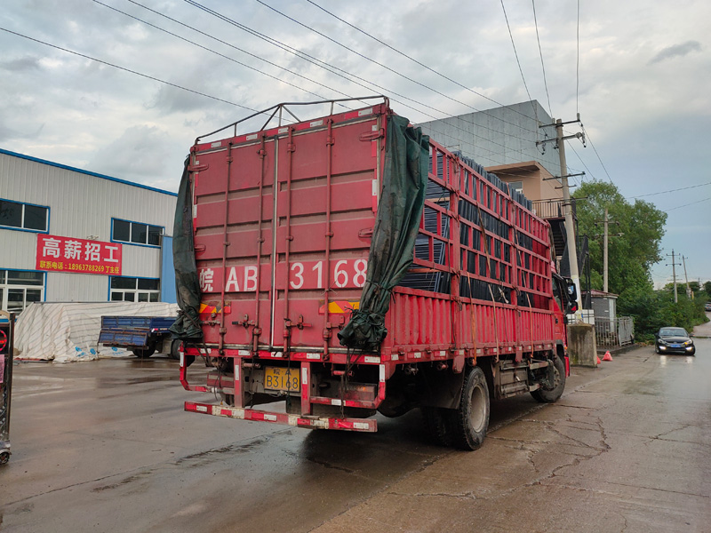 金用護欄2021年8月20日鋅鋼百葉窗發(fā)貨! 金用護欄2021年8月20日鋅鋼百葉窗發(fā)貨!