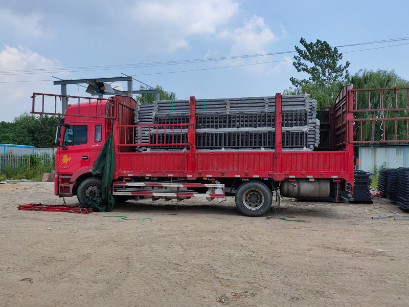 金用護欄2021年8月31日鋅鋼連廊欄桿發貨！