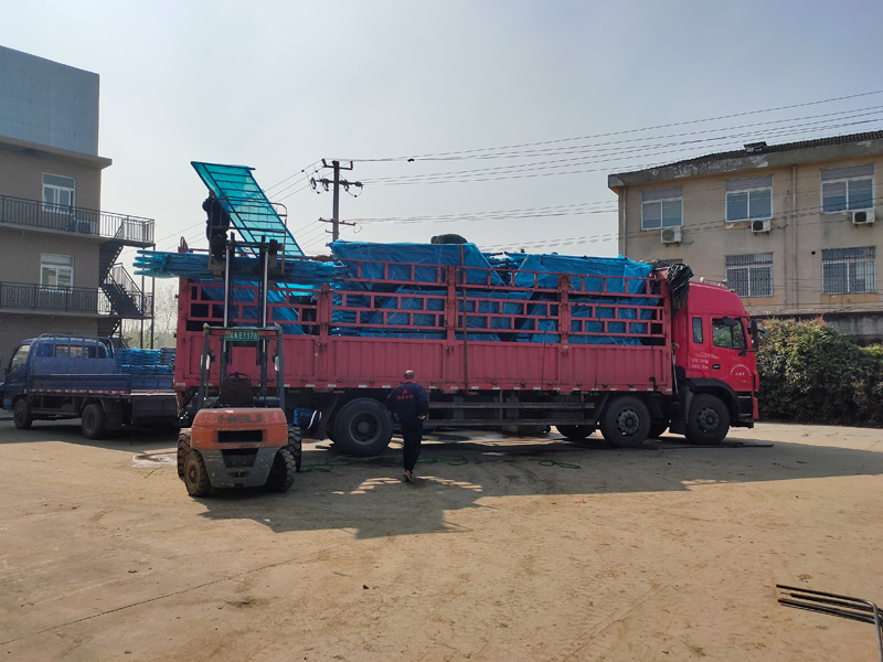 金用護欄2021年10月25日鋅鋼樓梯欄桿發貨! 金用護欄2021年10月25日鋅鋼樓梯欄桿發貨!