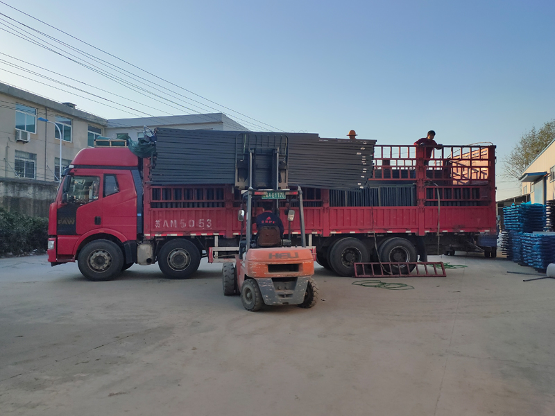 金用護欄2021年11月15日鋅鋼百葉窗發(fā)貨！