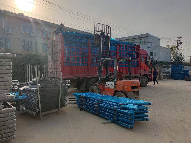 金用護欄2021年11月20日鋅鋼樓梯扶手發貨！