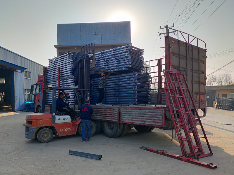 金用護欄2021年11月30日鋁合金玻璃欄桿發貨! 金用護欄2021年11月30日鋁合金玻璃欄桿發貨!