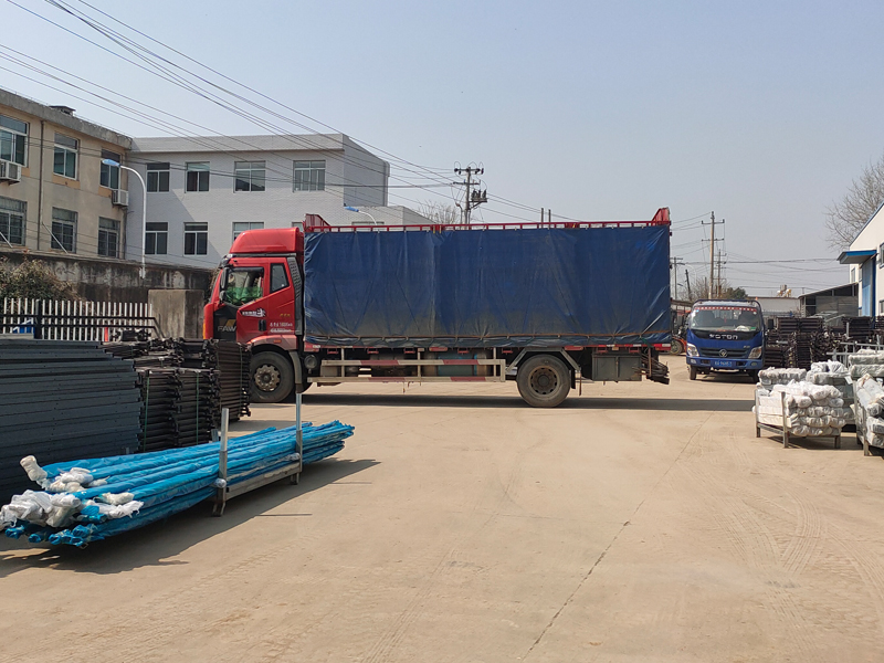 金用護(hù)欄2022年3月3日鋅鋼百葉窗裝車(chē)發(fā)貨！