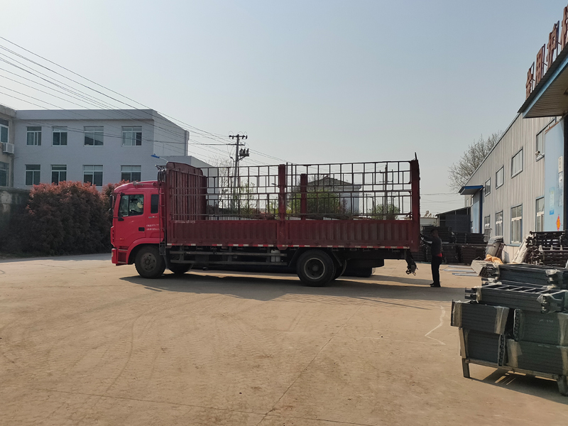 金用護欄2022年4月8日鋅鋼百葉窗裝車發(fā)貨！