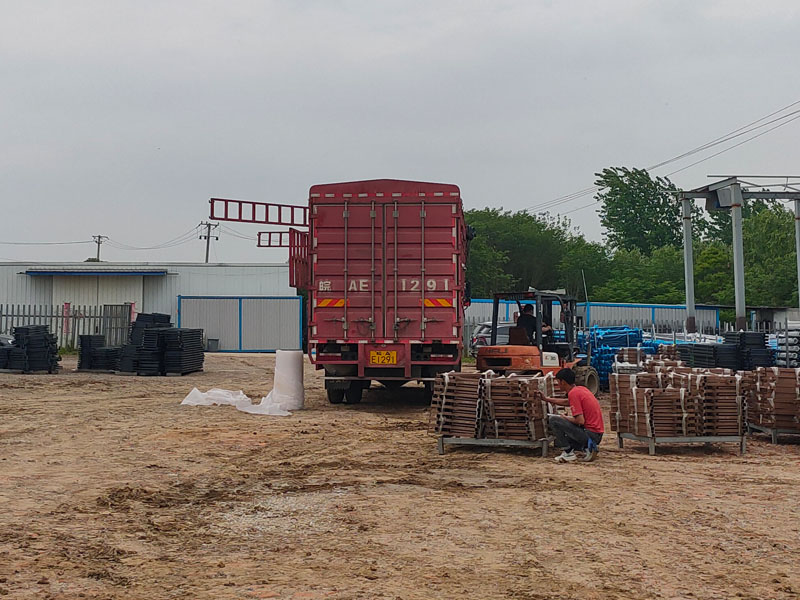 金用護欄2022年5月5日鋅鋼護窗欄桿裝車發貨！