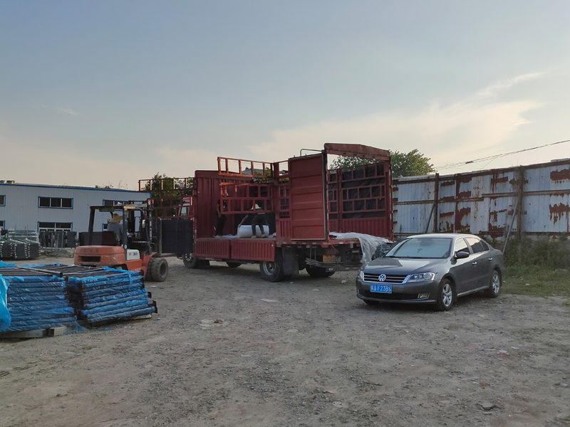 金用護欄2022年6月29日鋅鋼護窗欄桿裝車發貨！