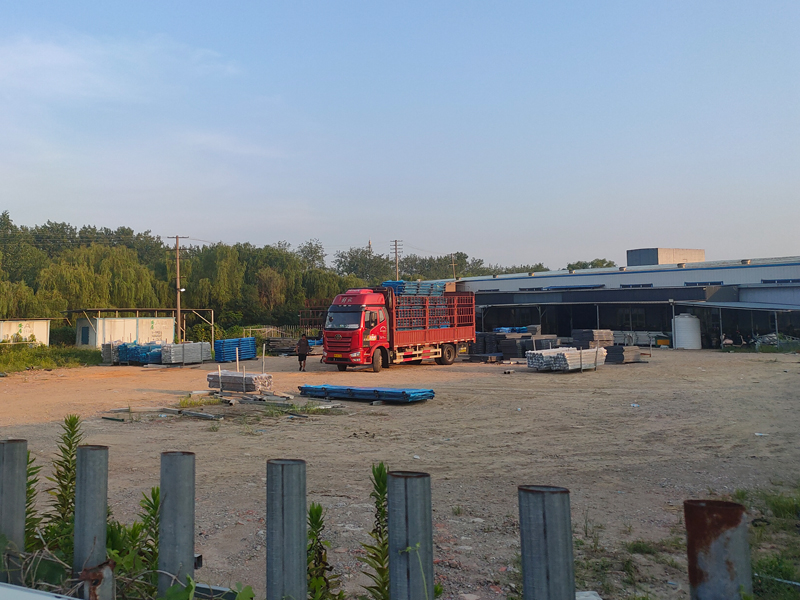 金用護(hù)欄2022年8月3日鋅鋼陽(yáng)臺(tái)護(hù)欄裝車發(fā)貨！