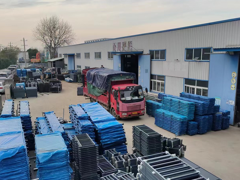 金用護欄2022年12月7日鋅鋼百葉窗裝車發貨！