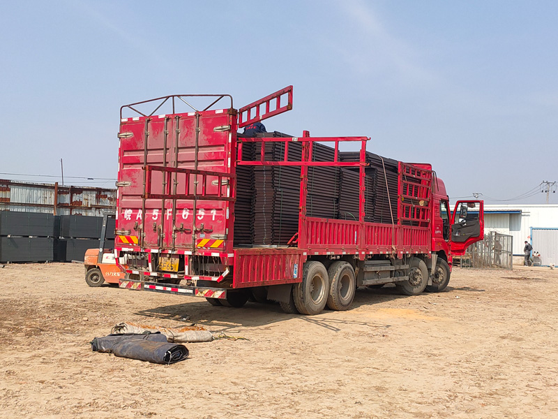 金用護欄2023年3月2日鋅鋼飄窗欄桿裝車發貨！