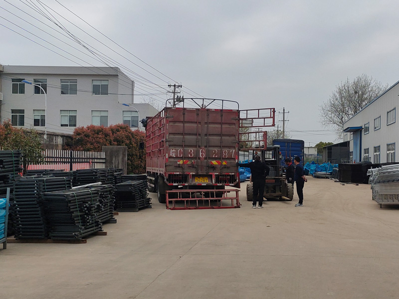 金用護欄2023年3月31日鋅鋼樓梯欄桿裝車發貨! 金用護欄2023年3月31日鋅鋼樓梯欄桿裝車發貨!