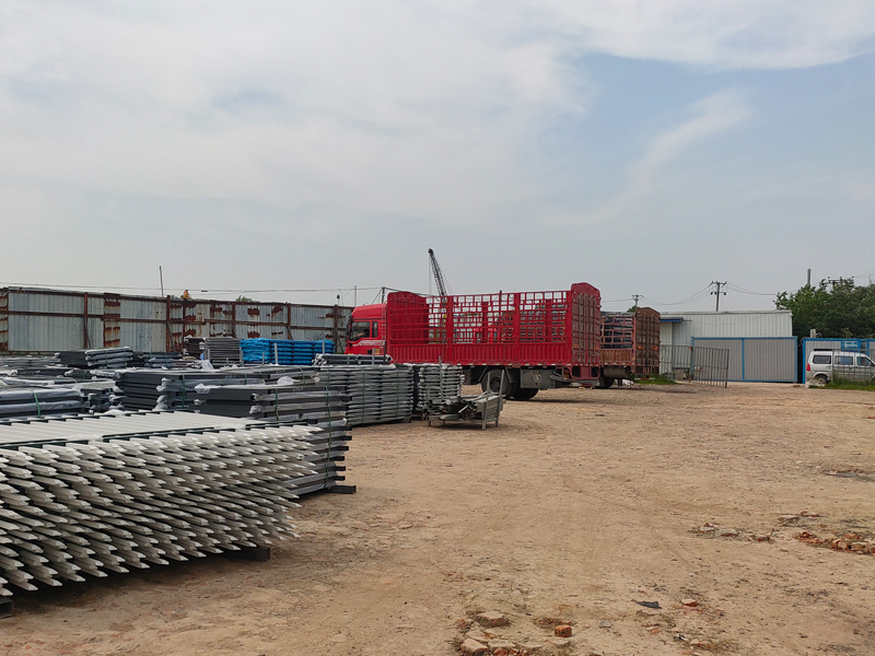 金用護欄2023年5月15日鋅鋼陽臺欄桿裝車發(fā)貨! 金用護欄2023年5月15日鋅鋼陽臺欄桿裝車發(fā)貨!