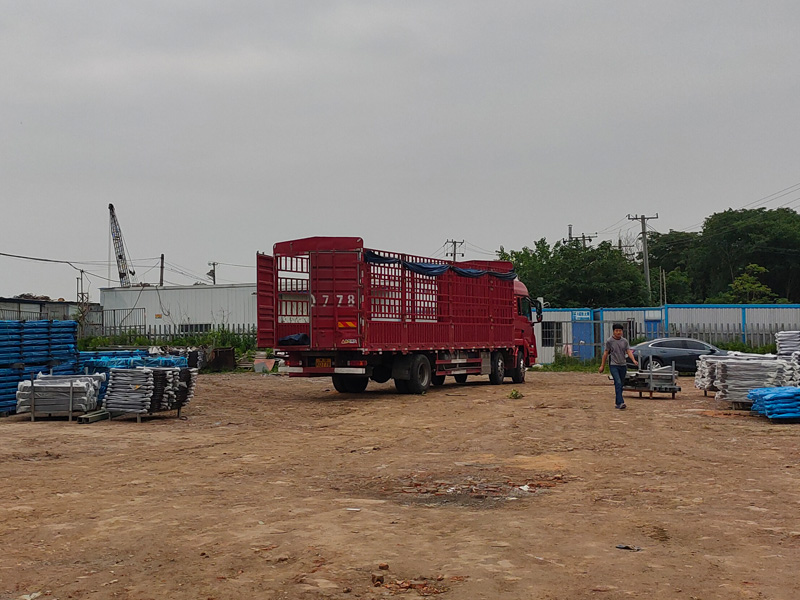 2023年5月23日鋅鋼護窗欄桿裝車發貨! 2023年5月23日鋅鋼護窗欄桿裝車發貨!