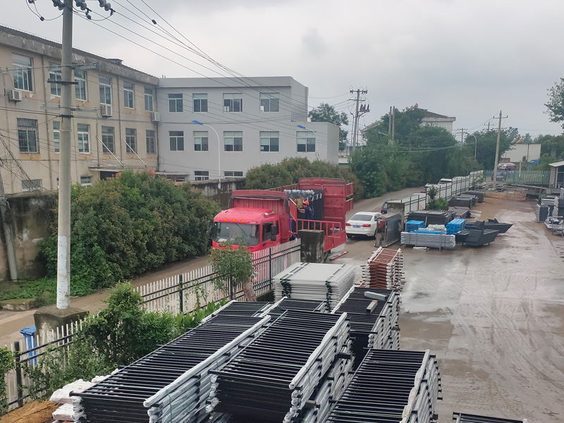 2023年6月5日鋅鋼圍墻護欄裝車發貨! 2023年6月5日鋅鋼圍墻護欄裝車發貨!