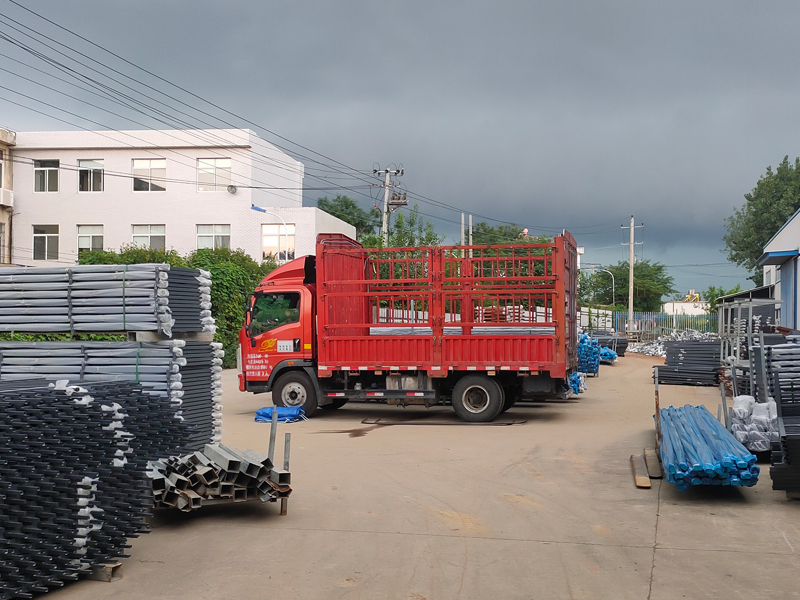 2023年7月22日鋅鋼組裝式護(hù)欄裝車發(fā)貨！