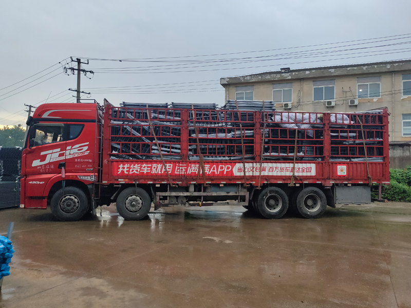 2023年7月27日飄窗欄桿裝車發(fā)貨！