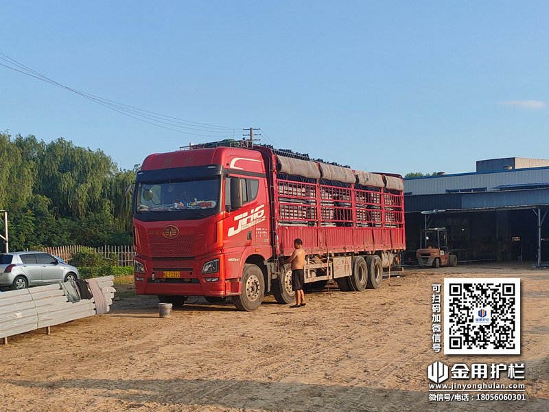 2023年8月5日鋅鋼飄窗欄桿裝車發貨！