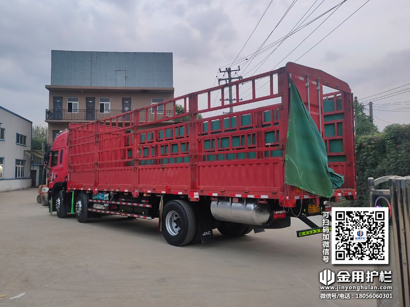 2023年10月14日鋅鋼百葉窗裝車發貨！