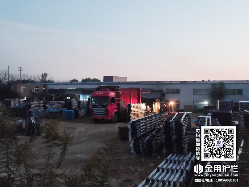 2023年11月11日鋅鋼飄窗欄桿裝車發貨! 2023年11月11日鋅鋼飄窗欄桿裝車發貨!