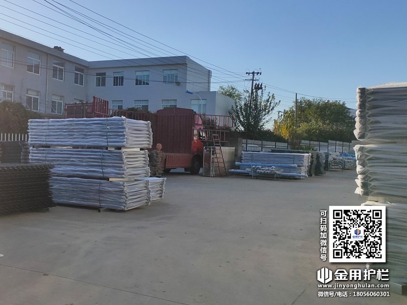2023年11月14日鋅鋼陽臺護欄裝車發(fā)貨！