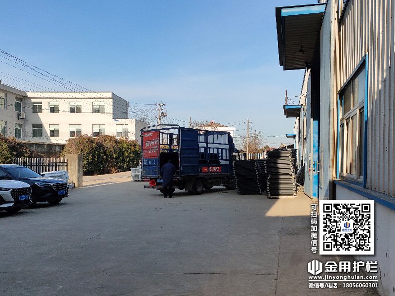 2024年1月24日鋅鋼圍墻護欄裝車發貨! 2024年1月24日鋅鋼圍墻護欄裝車發貨!