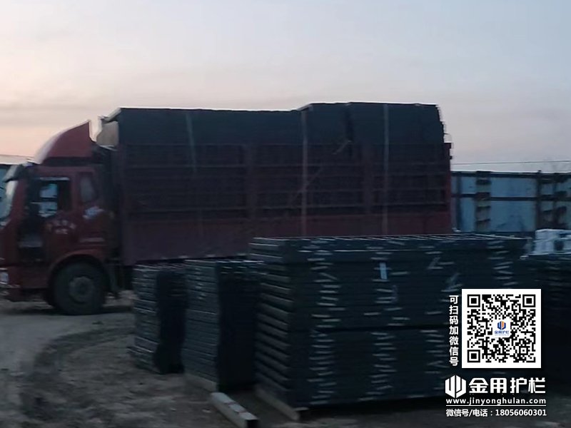 2024年4月8日鋅鋼百葉窗裝車發(fā)貨！